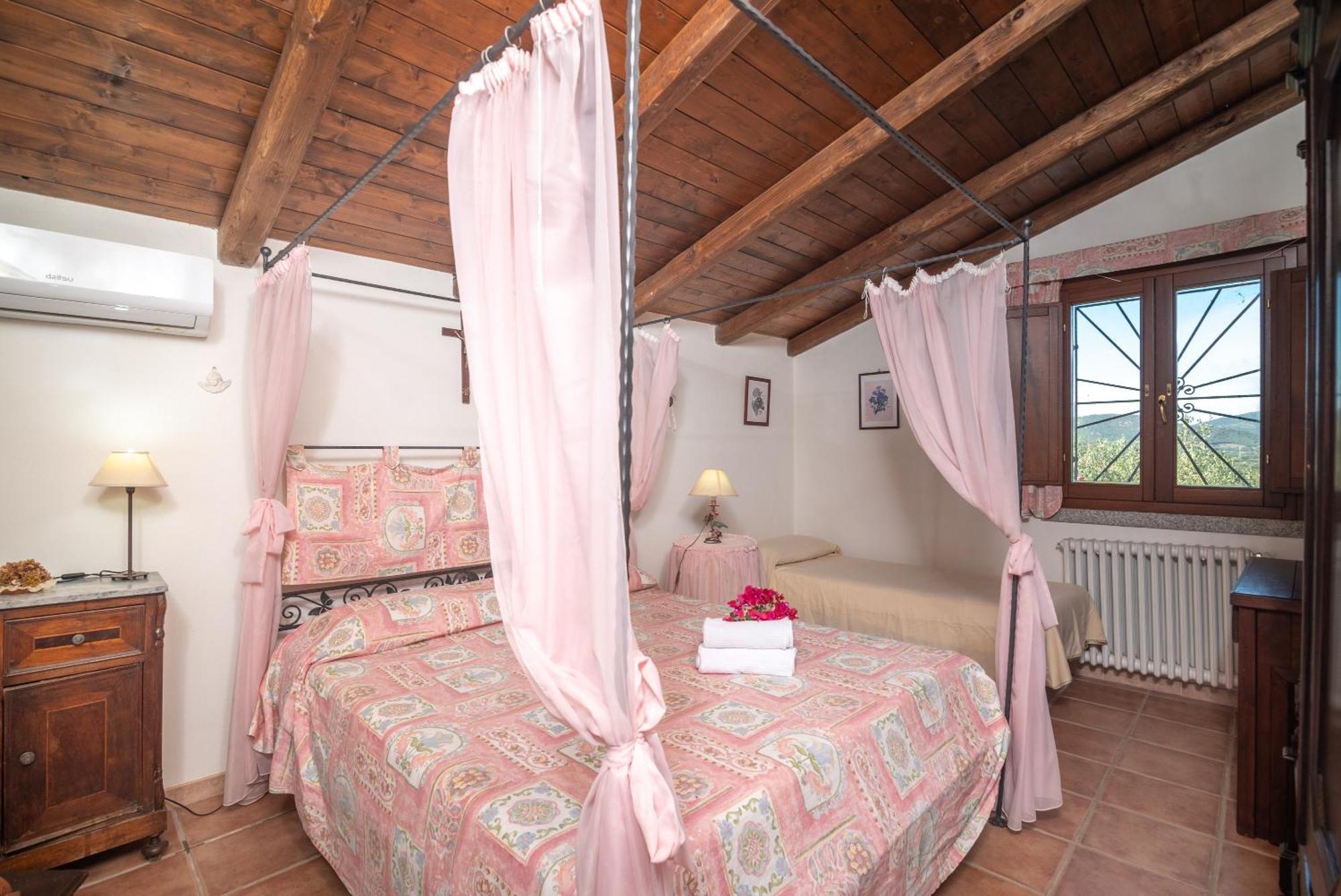 Villa Peditoltu 奧爾比亞 外观 照片